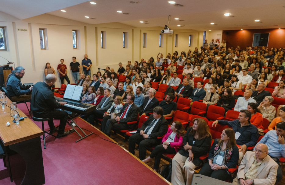 imagen Honoris Causa: la UNCUYO distinguió a dos reconocidos científicos