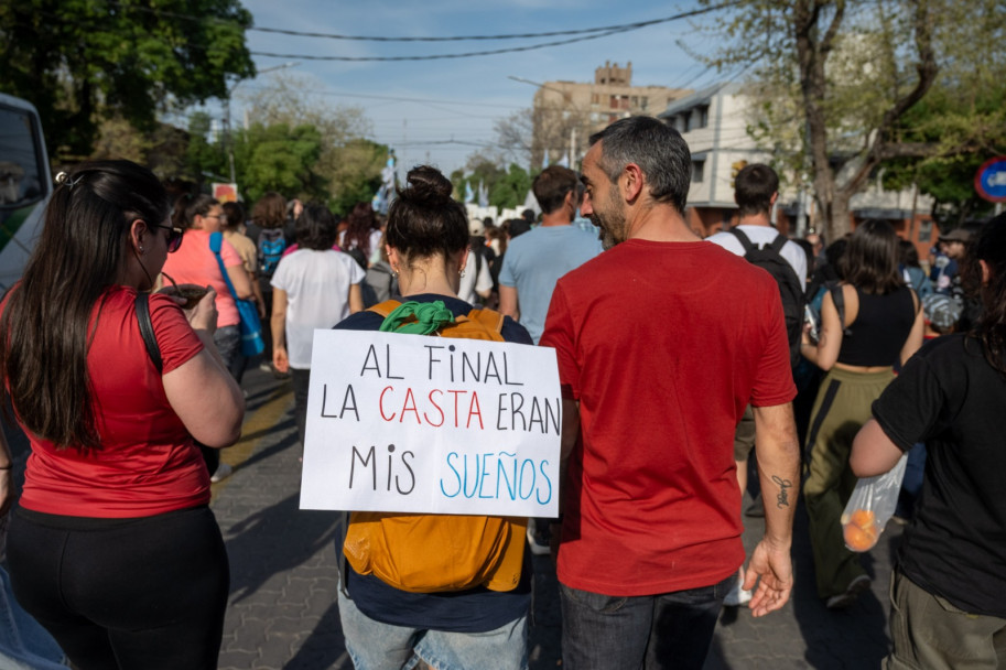imagen Más de 20 mil personas marcharon por la universidad pública en Mendoza