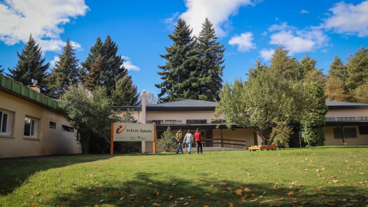 imagen Profesores de Estados Unidos, Italia y Reino Unido visitan el Instituto Balseiro