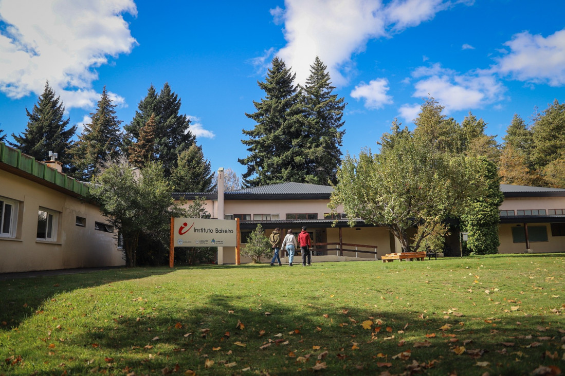 imagen Profesores de Estados Unidos, Italia y Reino Unido visitan el Instituto Balseiro