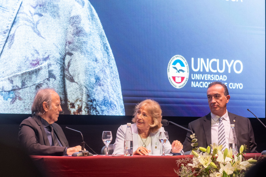 imagen Joan Manuel Serrat se convirtió en Doctor Honoris Causa de la UNCUYO