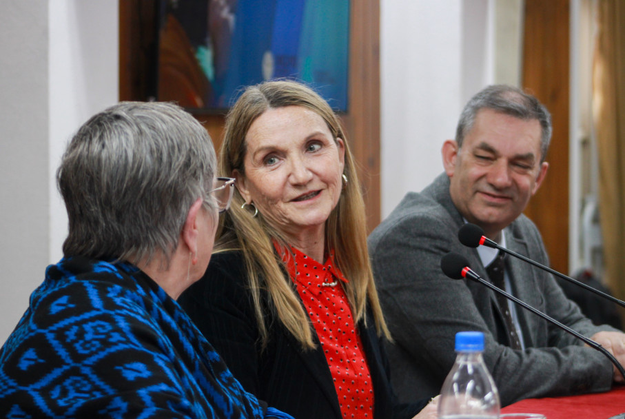 imagen María Teresa Andruetto recibió el Doctorado Honoris Causa de la UNCUYO