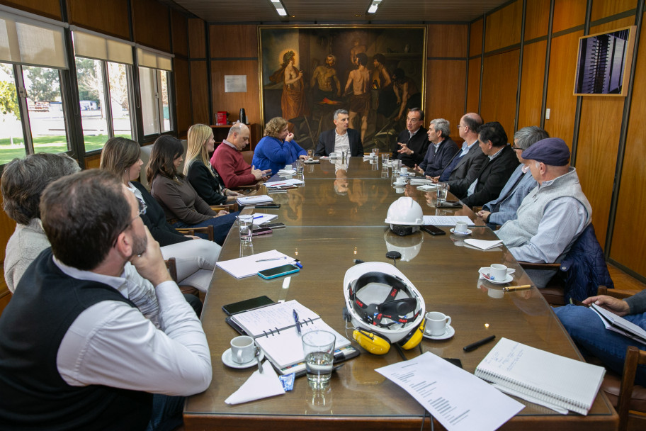 imagen La UNCUYO refuerza su alianza con IMPSA para impulsar la industria mendocina