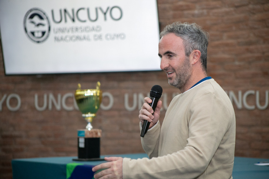 imagen La UNCUYO encendió la llama de las Olimpíadas Interfacultades
