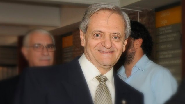 imagen René Gotthelf, fundador y ex director de EDIUNC, distinguido por el Rotary