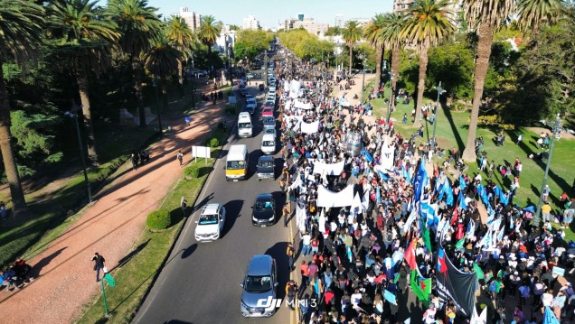 imagen Contundente marcha de la UNCUYO: Más de 40.000 personas se manifestaron por la universidad pública