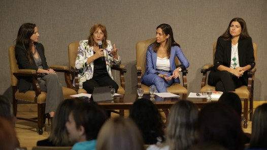 imagen Esther Sanchez: "Las mujeres estamos empeñadas en autosuperarnos"