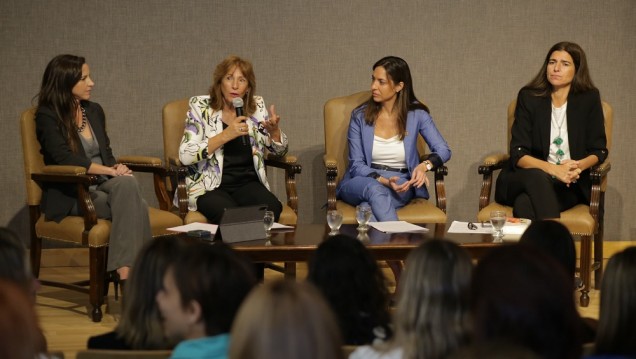 imagen Esther Sanchez: "Las mujeres estamos empeñadas en autosuperarnos"