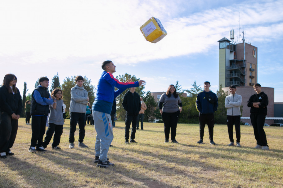 imagen Con la primera visita de escuelas al campus se lanzó el programa "Descubrí UNCUYO" 