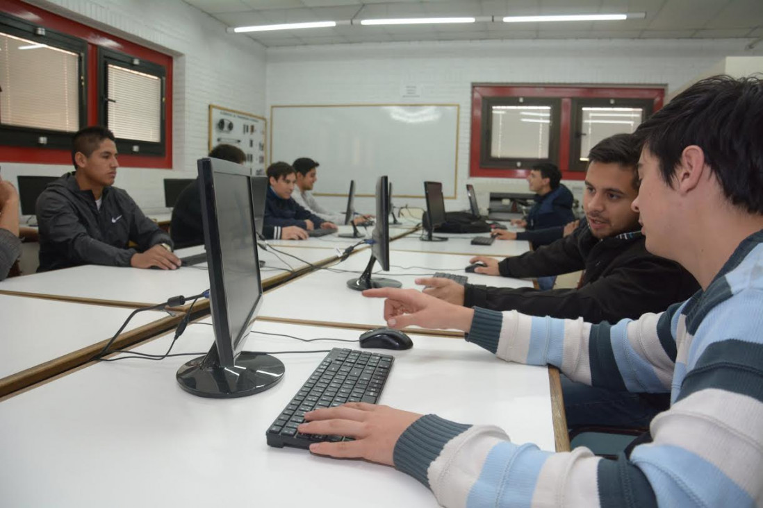 imagen Redes de Datos y Telecomunicaciones: la propuesta del ITU UNCUYO para estudiantes del este