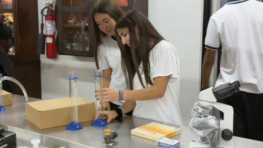 imagen UNCUYO y Fundación YPF inauguraron un laboratorio y un aula para la experimentación científica
