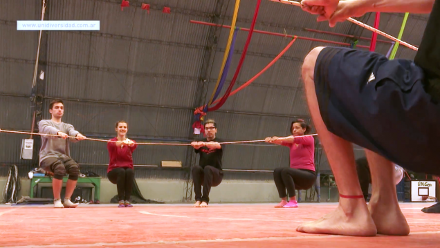 imagen Enseñan Acroyoga para el autoconocimiento personal y mental