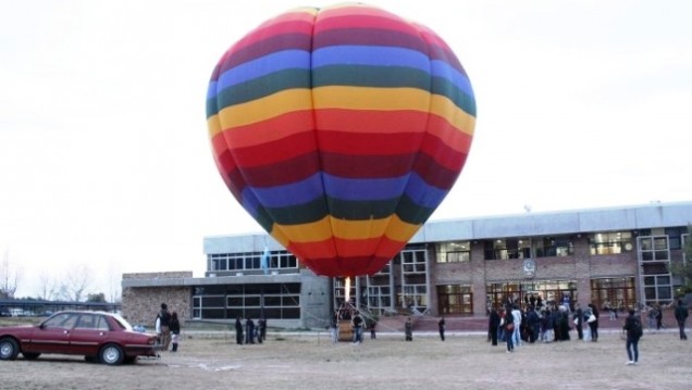 imagen En el centenario de la aviación mendocina, vuelve a volar el "Malbec Balloon" desde la Facultad de Derecho