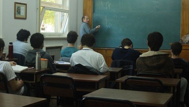 imagen El Balseiro ofrece capacitación a docentes de media del País