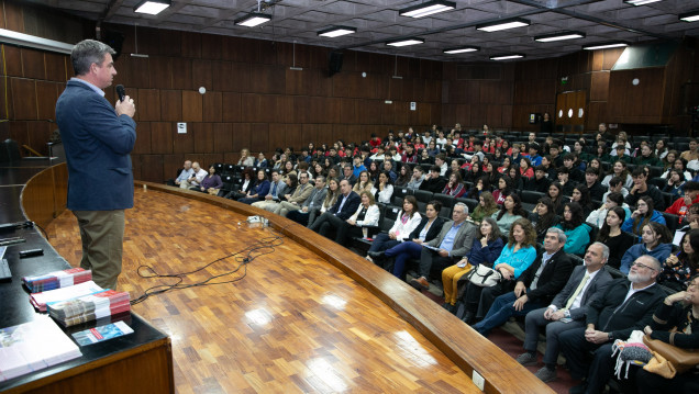 imagen El Balseiro se acerca a los jóvenes y pone en valor la formación científica