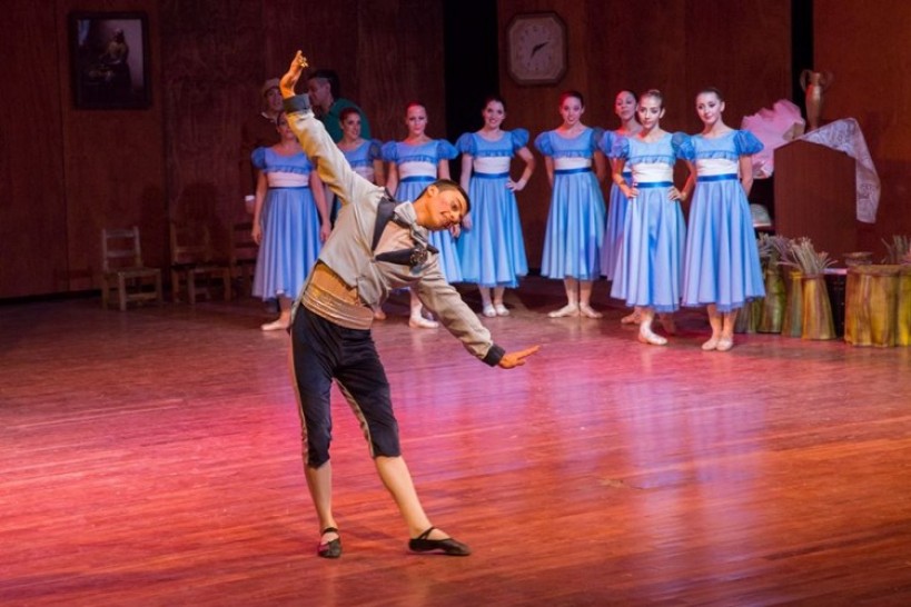 imagen El ballet universitario danza para las escuelas 