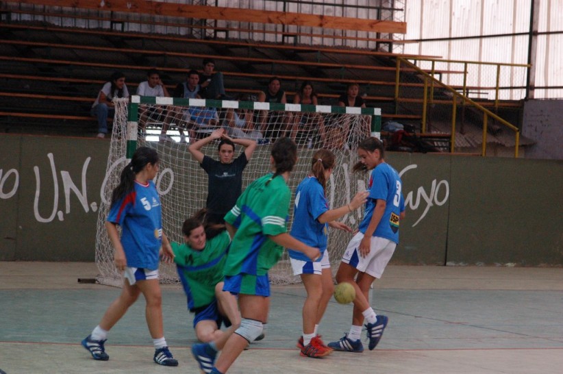 imagen Copa Andina del torneo de Balonmano se juega en la UNCuyo
