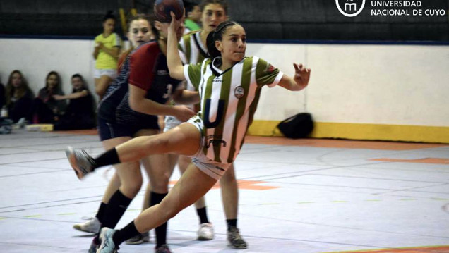 imagen Las juveniles de handball de la "U" al Nacional de Clubes