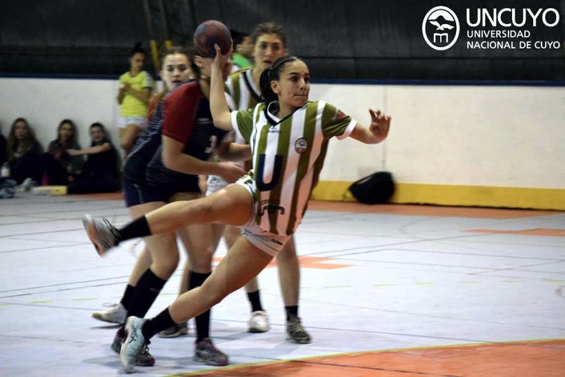 imagen Las juveniles de handball de la "U" al Nacional de Clubes