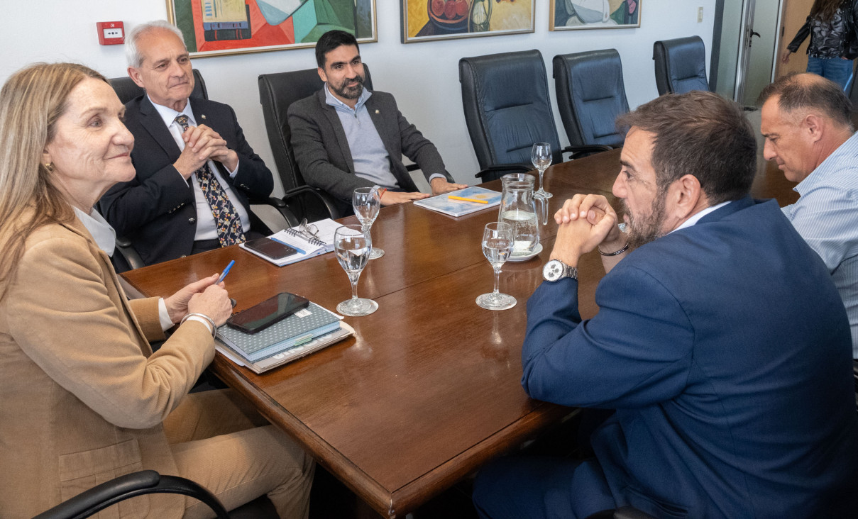 imagen Intendente de La Paz visitó la UNCUYO 