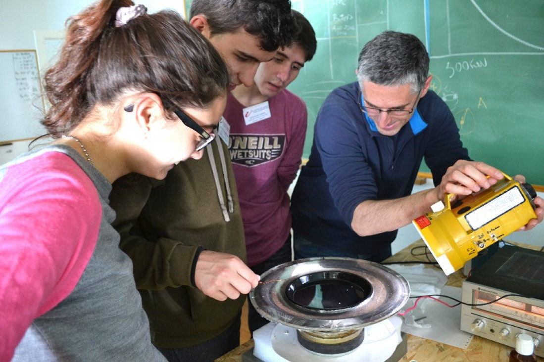 imagen Balseiro premiará monografías de estudiantes secundarios del País