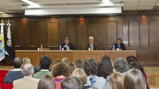 imagen Entregaron más de 100  becas para estudios de posgrado y posdoctorado
