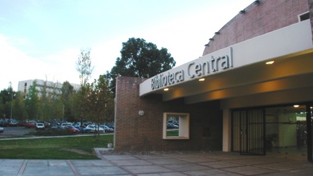 imagen Atención restringida en la Biblioteca Central de la UNCuyo