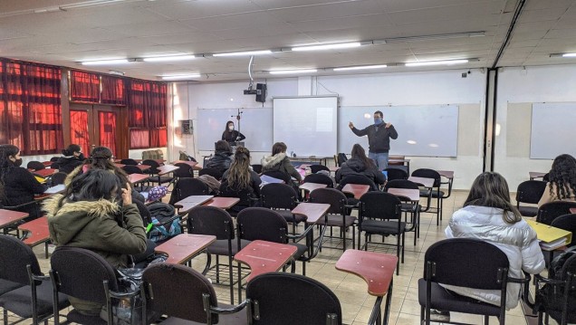 imagen La Facultad de Educación desarrolló su primera clase bimodal simultánea