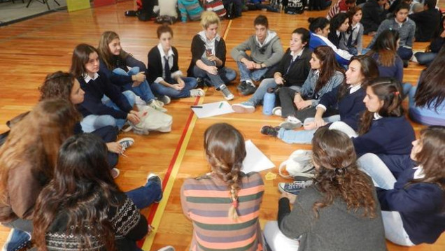 imagen Equipos de universitarios dan a conocer carreras y servicios en zonas rurales