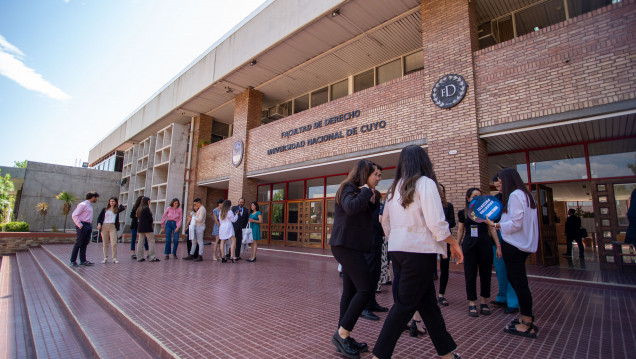 imagen Ingreso a la UNCUYO 2027: Derecho abrió última instancia de inscripciones