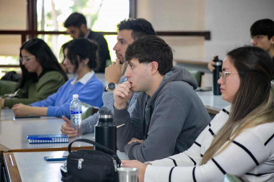 imagen La UNCUYO celebró el Día de la Ingeniería con una charla del vicepresidente de YPF