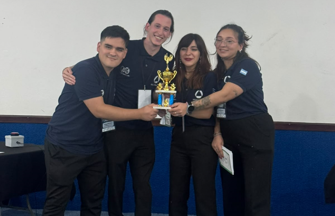 imagen Estudiantes de la UNCUYO son los campeones nacionales del PetroBowl 2026