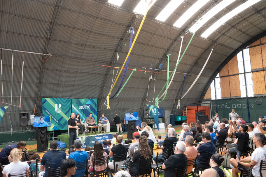 imagen Liderazgo deportivo: Alfredo Berti participó de un conversatorio en la UNCUYO