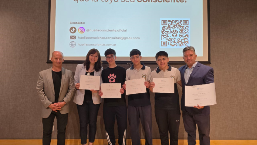 imagen Distinguieron proyecto de estudiantes de la UNCUYO que ayuda a adoptar animales