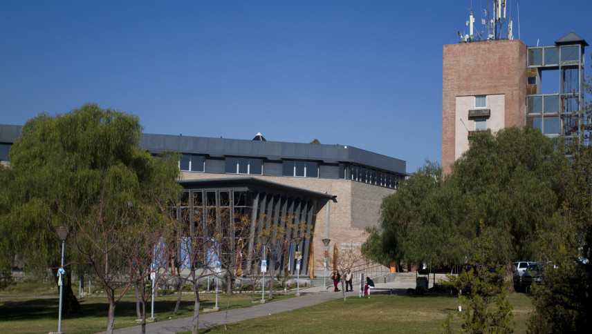 imagen que ilustra noticia La UNCUYO rechaza la derogación de la Ley de Financiamiento Universitario y exige un presupuesto adecuado para el 2026