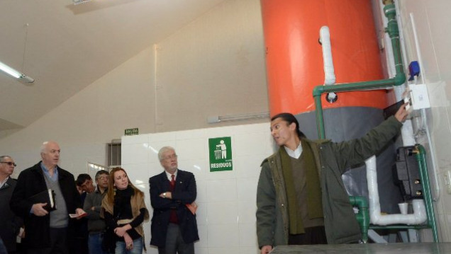 imagen Doce colectores solares producen agua caliente en el Comedor Universitario