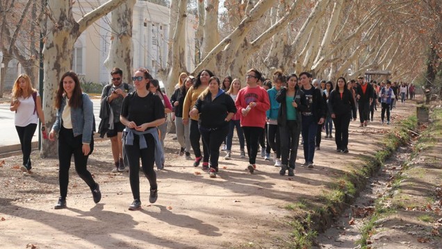 imagen Detectives ambientales: invitan a caminar por el barrio tomando nota del arbolado, residuos y movilidad