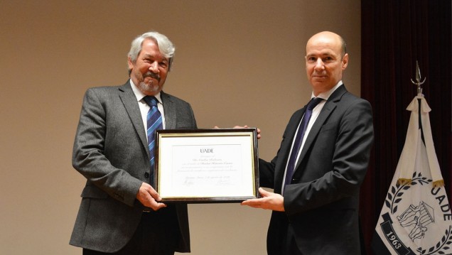 imagen Distinguieron con Doctorado Honoris Causa al director del Balseiro