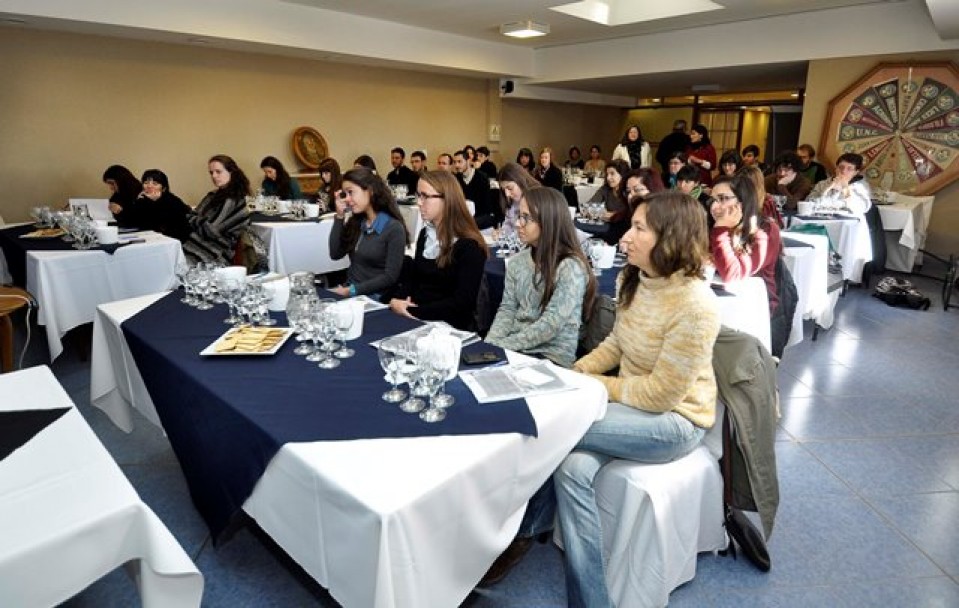 imagen Comenzó curso "Los Jóvenes y el Vino" para alumnos de la UNCuyo