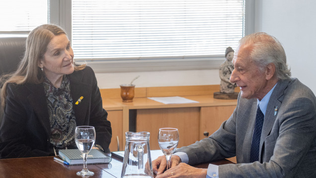 imagen Adriana García recibió a su par de la Universidad del Aconcagua