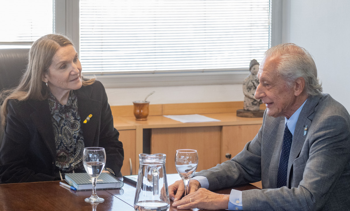 imagen Adriana García recibió a su par de la Universidad del Aconcagua