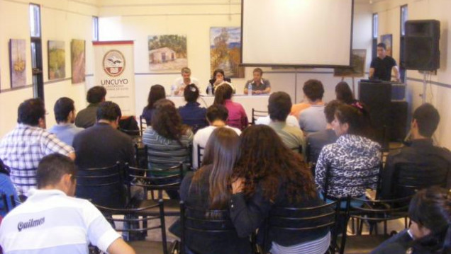 imagen Charla en Tunuyán sobre Medios y Comunicación