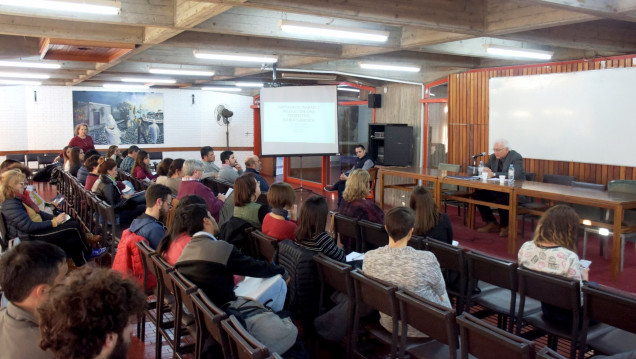 imagen Economista puso la lupa en problemáticas del trabajo y la producción