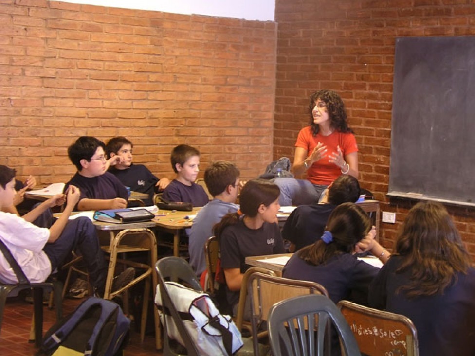 imagen Convocan a reemplazo para horas de Teatro en Colegio de la Universidad