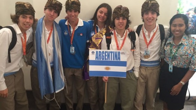 imagen Medalla de bronce para un argentino en certamen de Ciencia