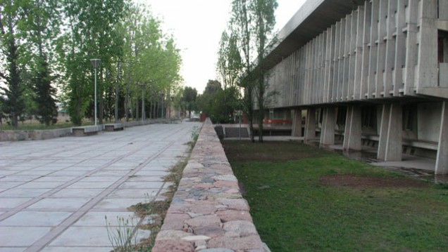 imagen Estado, sociedad civil y políticas de reconocimiento, en un curso de posgrado