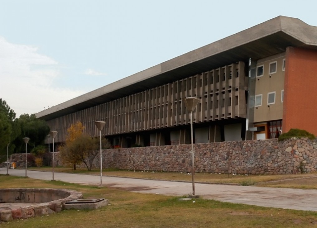 imagen Las diferentes Facultades de la Universidad Nacional de Cuyo inician sus cursos de ingreso para las carreras del ciclo lectivo 2013.
