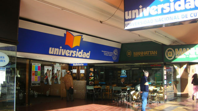 imagen Cine Universidad: 6 pesos los martes y jueves y abono mensual de 30 pesos