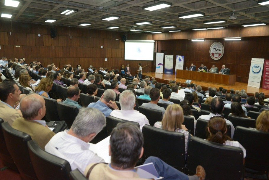 imagen Discuten aspectos legales y técnicos de la gestión del agua