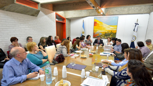 imagen El Rector dialogó con los consejeros de Ciencias Políticas